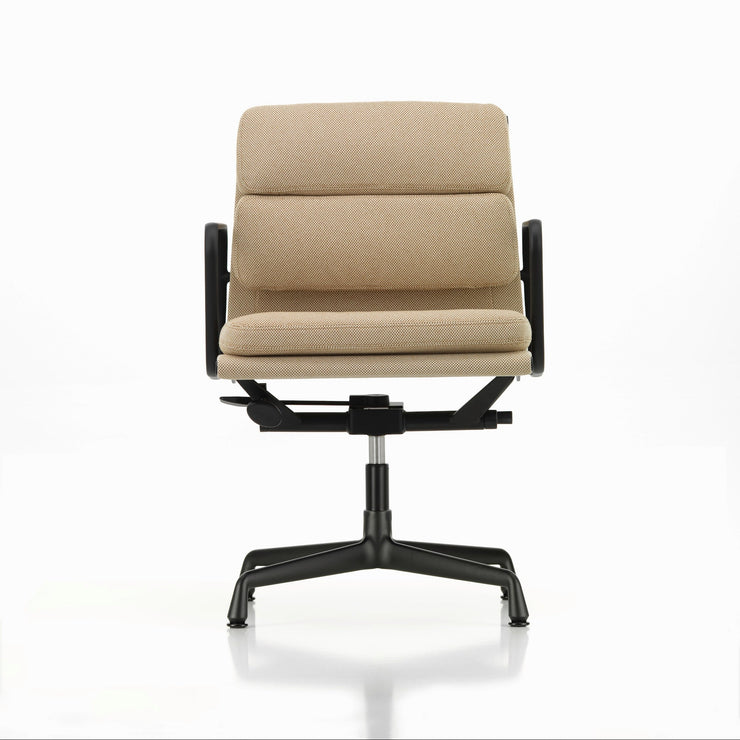 Kontorstolen Soft Pad Chair EA 231 fra Vitra