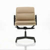 Kontorstolen Soft Pad Chair EA 231 fra Vitra