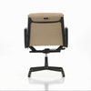Kontorstolen Soft Pad Chair EA 231 fra Vitra