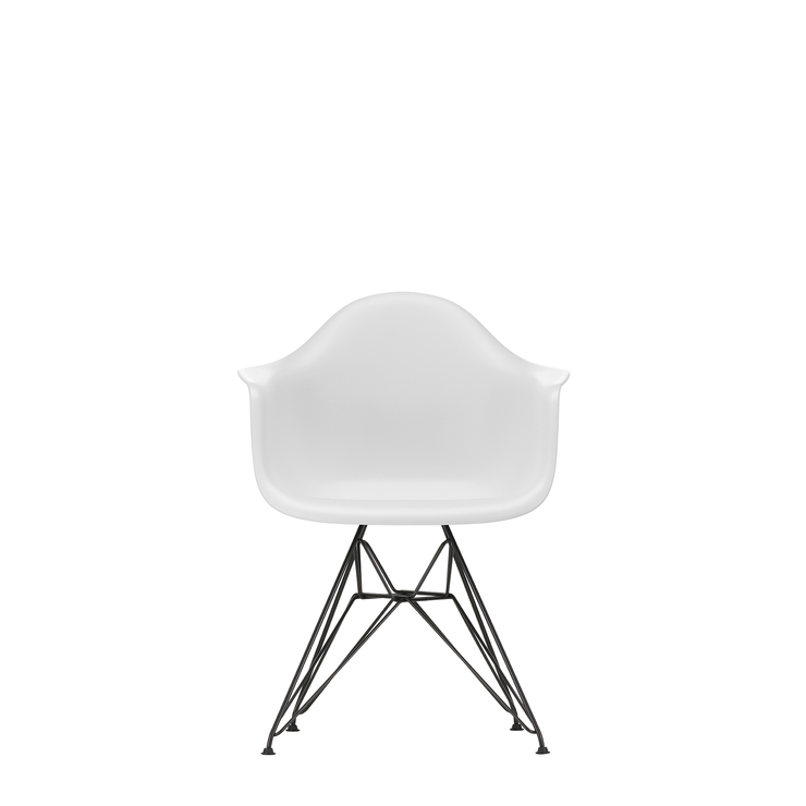 Spisestol Eames Plastic Armchair RE DAR fra Vitra, med svarte ben og hvitt sete (Cotton white)