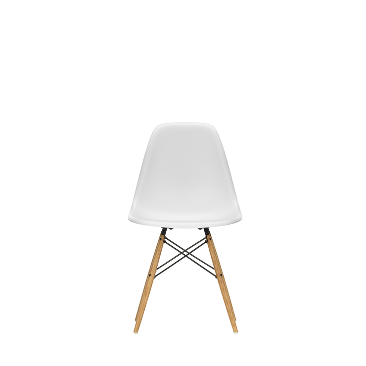 Spisestol Eames Plastic Side Chair RE DSW fra Vitra, med ben i ask og hvitt sete (Cotton white)