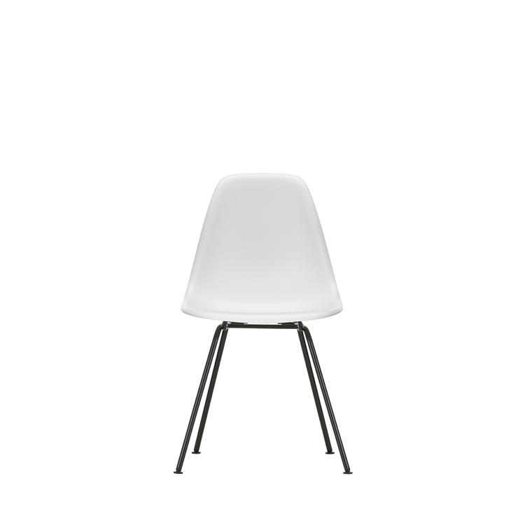 Spisestol Eames Plastic Side Chair RE DSX fra Vitra, med svarte ben og hvitt sete (Cotton white)