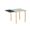 Begrenset opplag: Foldebord Aalto Table Foldable DL81C fra Artek, i heltre bjørk med bordplate i tofarget linoleum (Vapour /Smokey Blue), utslått