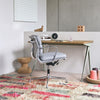 Kontorstolen Soft Pad Chair EA 231 fra Vitra