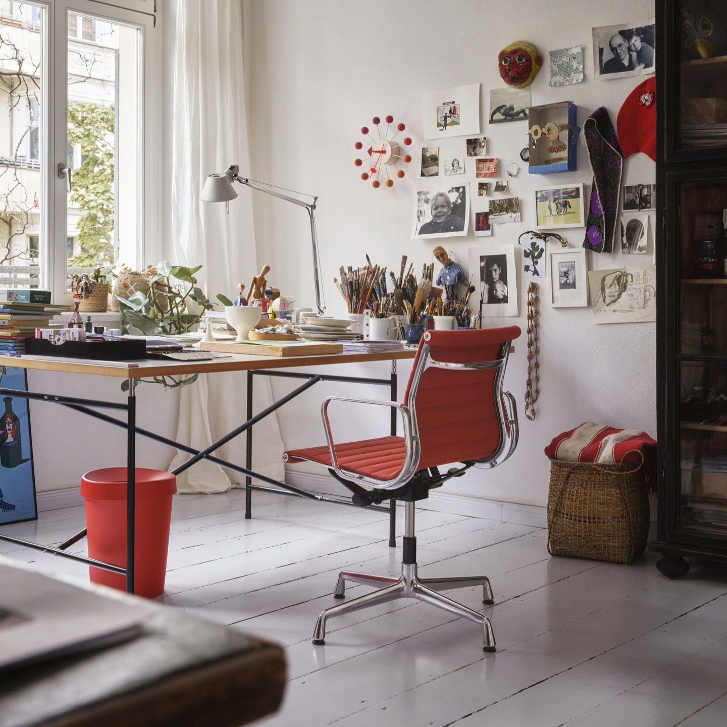 Kontorstolen Aluminium Chair fra Vitra kan du leve lenge med.