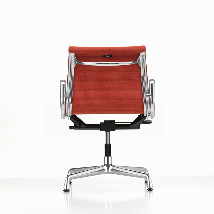 Kontorstol Aluminium Chair EA 131 fra Vitra