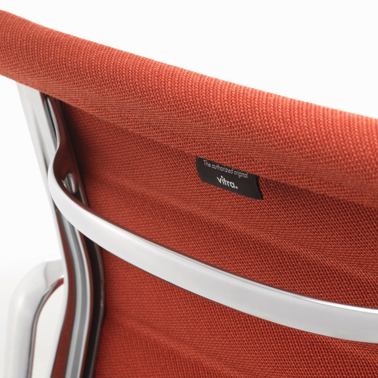 Kontorstol Aluminium Chair EA 131 fra Vitra