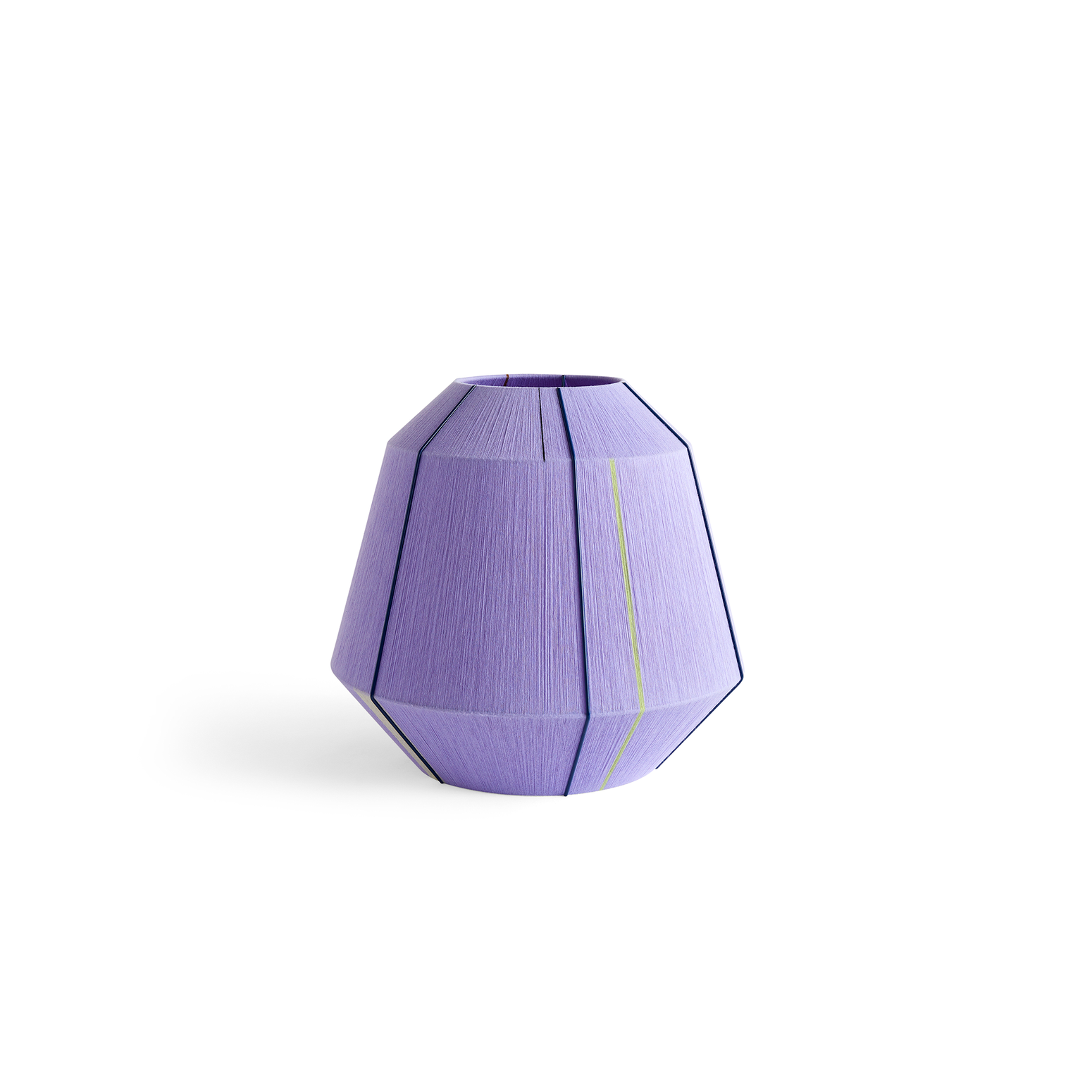 Lampeskjermen Bonbon fra Hay i fargen Lavender