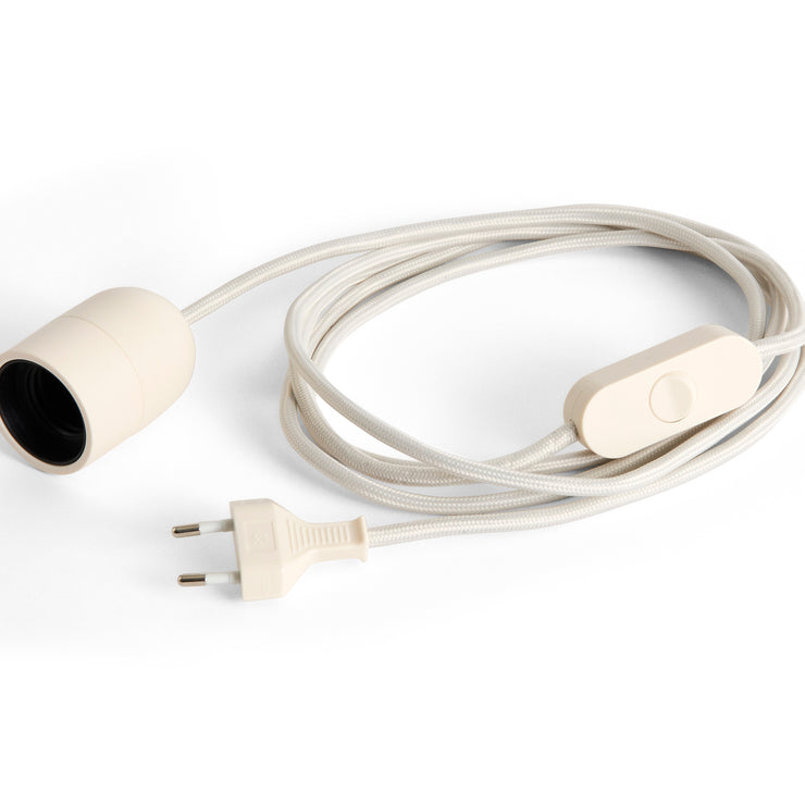 Hvitt kabelsett (Clay White): Velg mellom E27 ledning for pendellampe og E27 ledning for bordlampe.