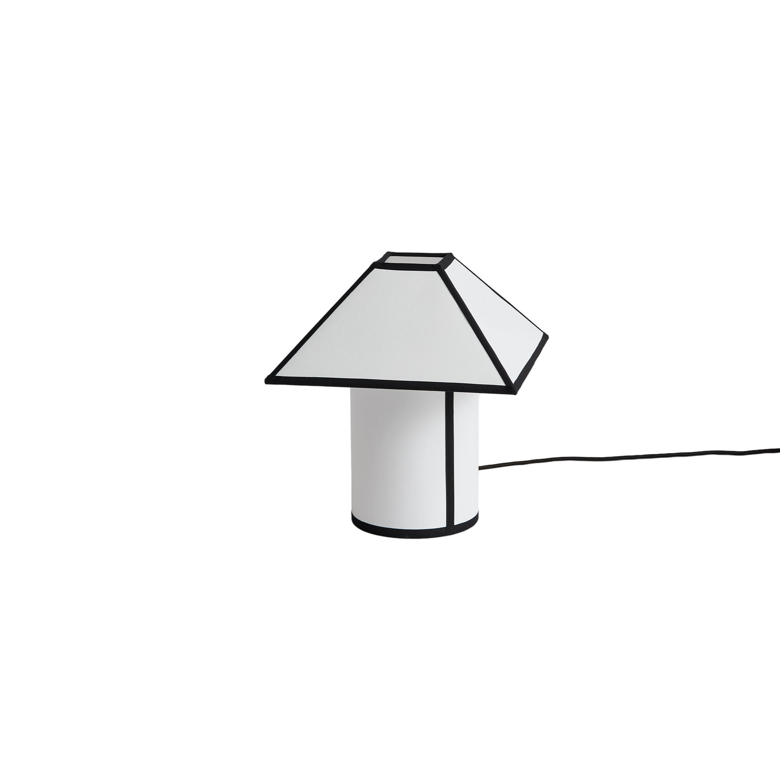Bordlampe Ava Pyramid Table Lamp 290 fra Hay.