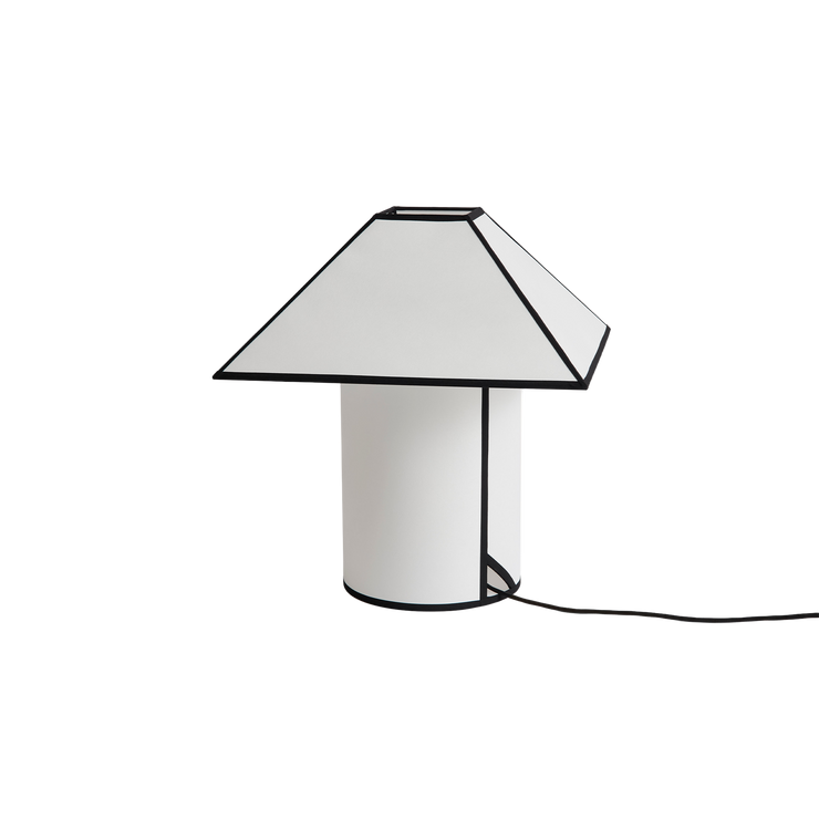 Bordlampe Ava Pyramid Table Lamp 450 fra Hay.