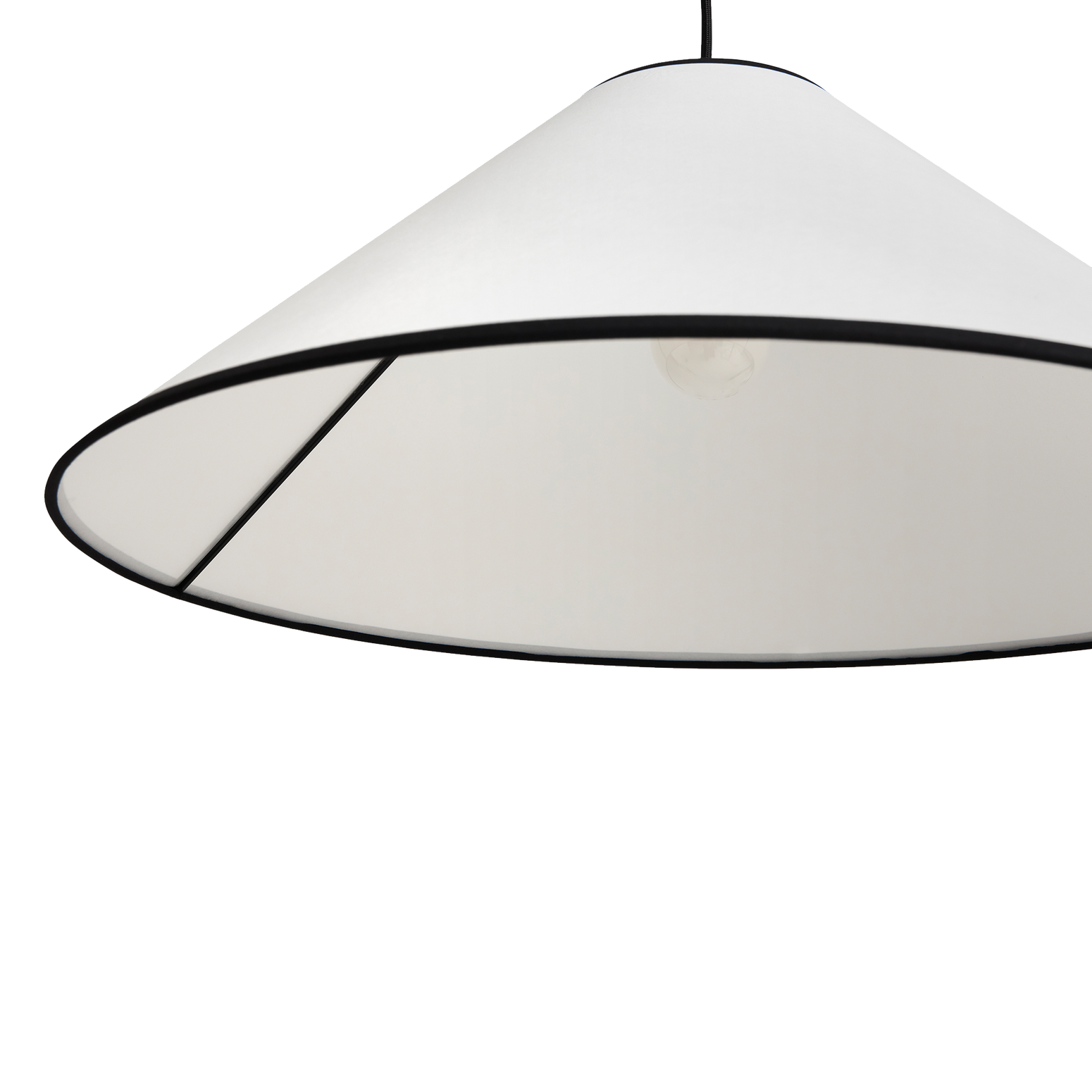 Taklampe Ava Cone Pendant fra HAY.