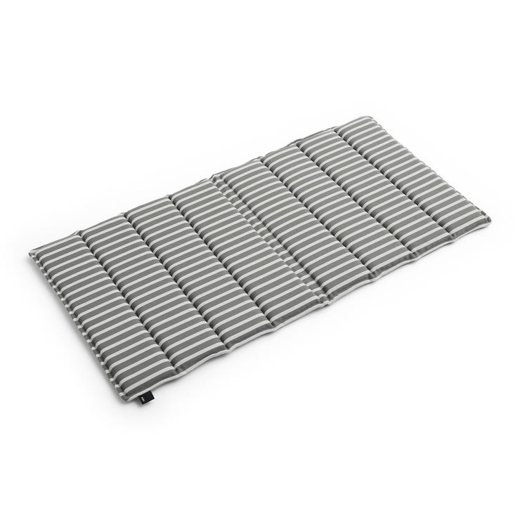 Lys gråstripet rygg- og sittepute 82 x 40 / Grey bold stripe fra Hay