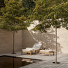 Solseng AH604 Outdoor Lounger og fotskammel AH604F Outdoor Lounger Footrest fra Carl Hansen & Søn.