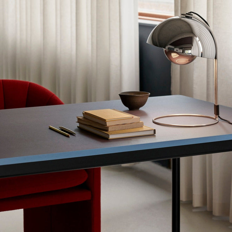 Loafer kommer i mange ulike tekstiler – ta kontakt med hello@oslodeco.no om du ønsker å sparre på hvilket tekstil som vil passe best hjemme hos deg! 
