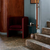 Lenestolen Loafer SC23 fra &tradition, så dagens lys da Space Copenhagen fikk i oppgave å pusse opp det legendariske SAS Royal Hotel i København. Den skulle stå ved siden av Arne Jacobsens ikoner, og måtte fungere med fortiden, samtidig som den skal kunne leve langt inn i fremtiden. 