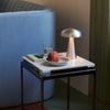 Sidebord Sett LN11 fra &Tradition med bordplate i hvit marmor.