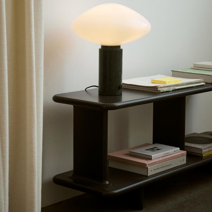 Hylle Archivo JH43 fra &Tradition i gråsvart