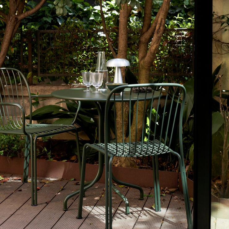 Den oppladbare bordlampen Como fra &tradition er også superfin å bruke utendørs om våren og sommeren!