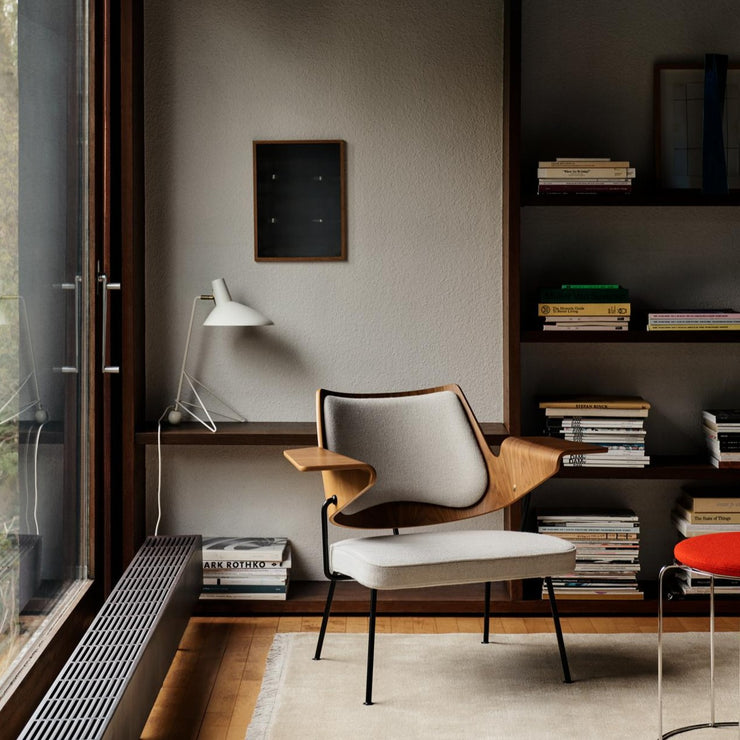 Teppet The Moor Rug fra andTradition i fargen Beige Dew, med frynser