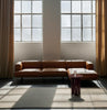 Sofaserien Inland fra &tradition, designet av norske Anderssen & Voll, er en stilren og superkomfortabel sofaserie med en tydelig karakter som sender nikk til både klassisk italiensk design og skandinavisk Mid Century Modern design. 