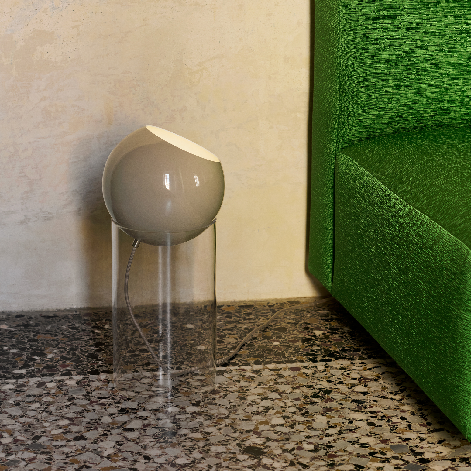 Bord- og gulvlampe Topan TP14 fra &tradition i fargen Grey Beige