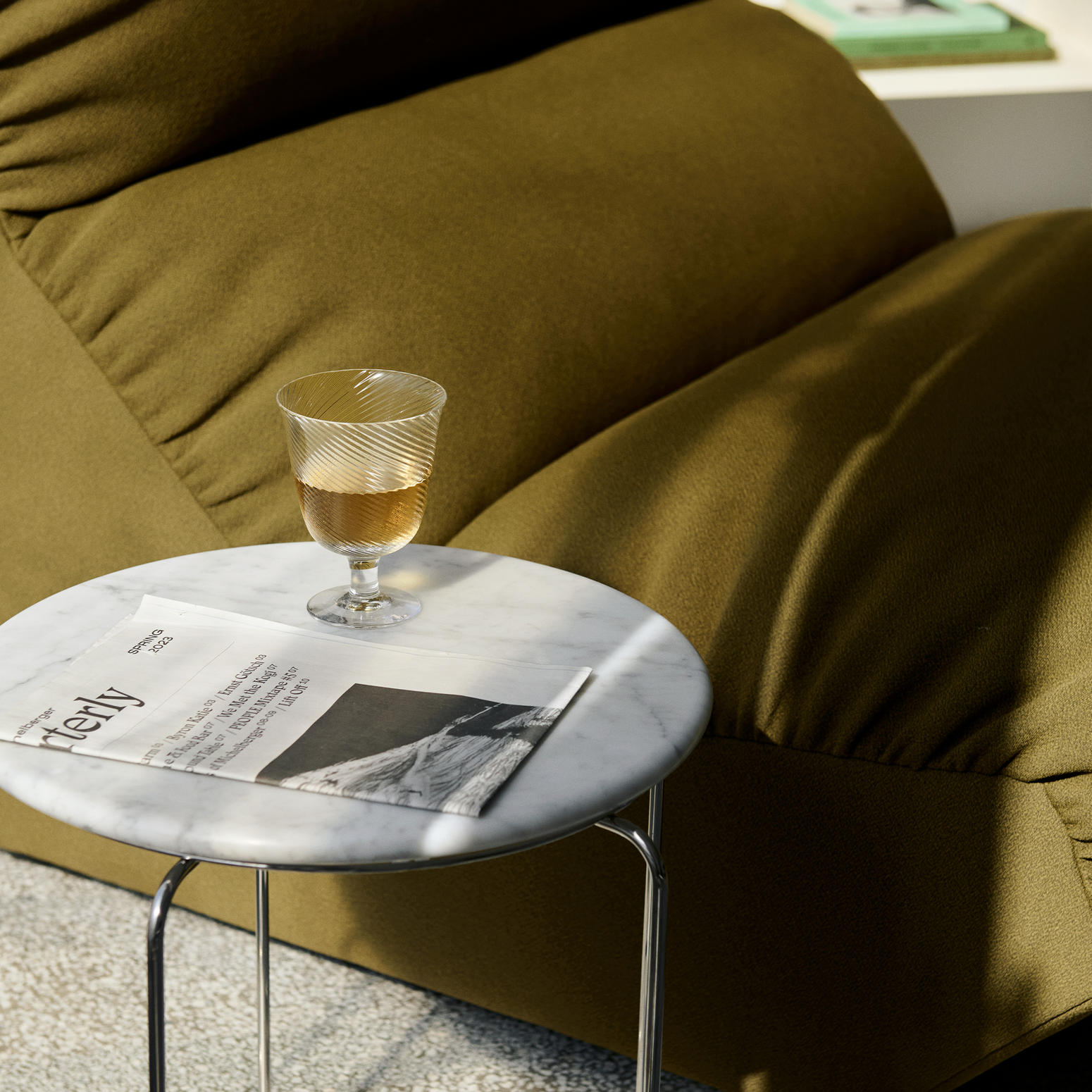 Modulsofa Hi Lo AV54-AV55 i fargen khakigrønn (Mylla 0971) fra &tradition.