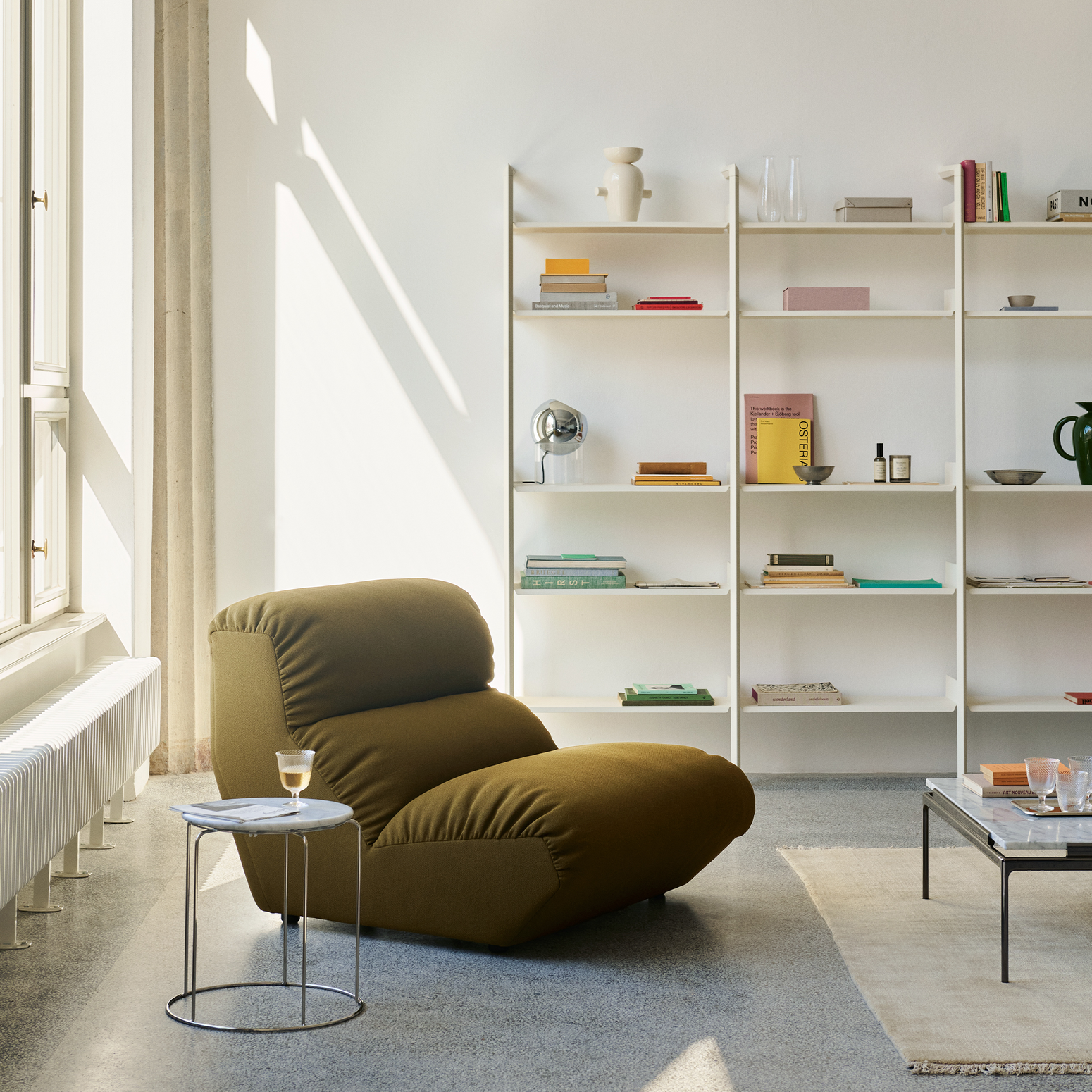Modulsofa Hi Lo AV54-AV55 i fargen khakigrønn (Mylla 0971) fra &tradition.