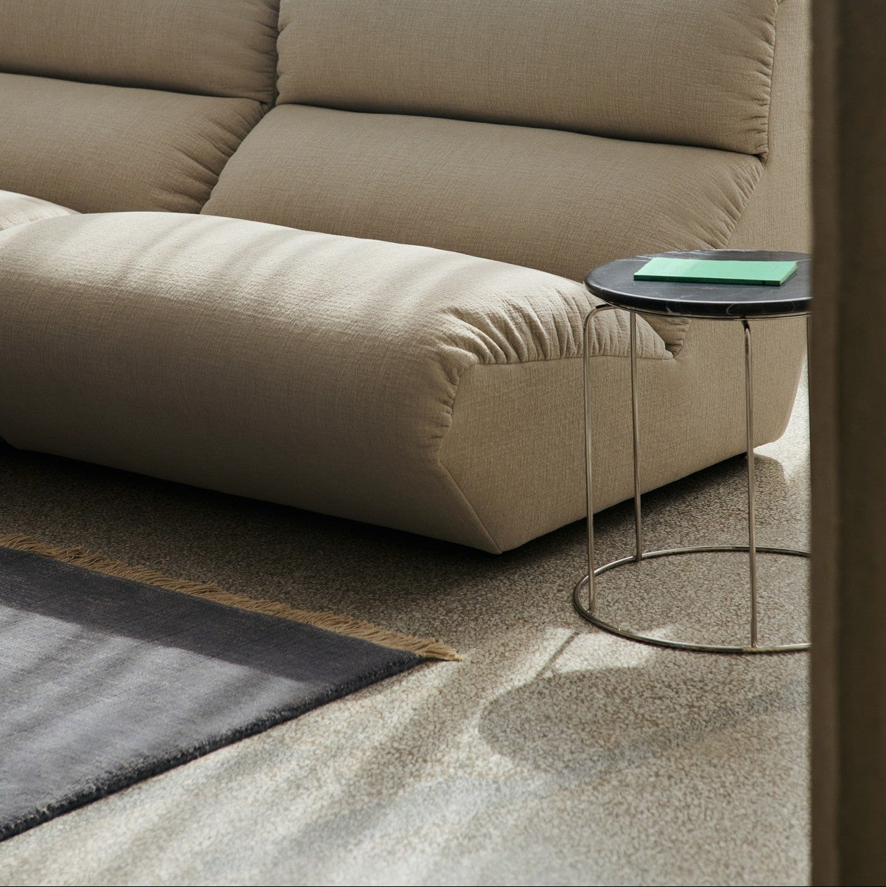 Teppe The Moor Rug Grey Blue Thunder fra &tradition