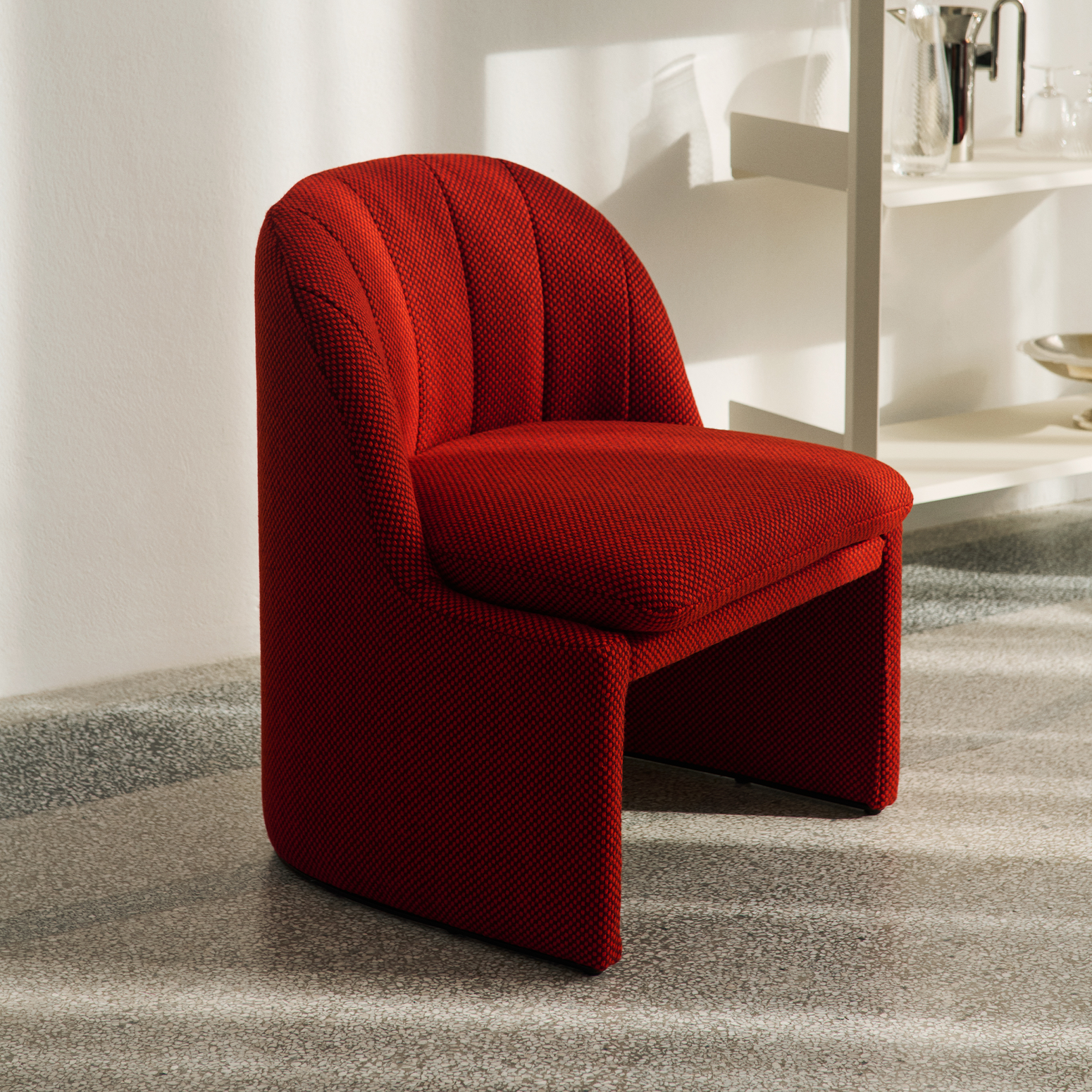 Lenestol Loafer SC107 Club Chair i fargen rød (Sisu 0655) fra &tradition.