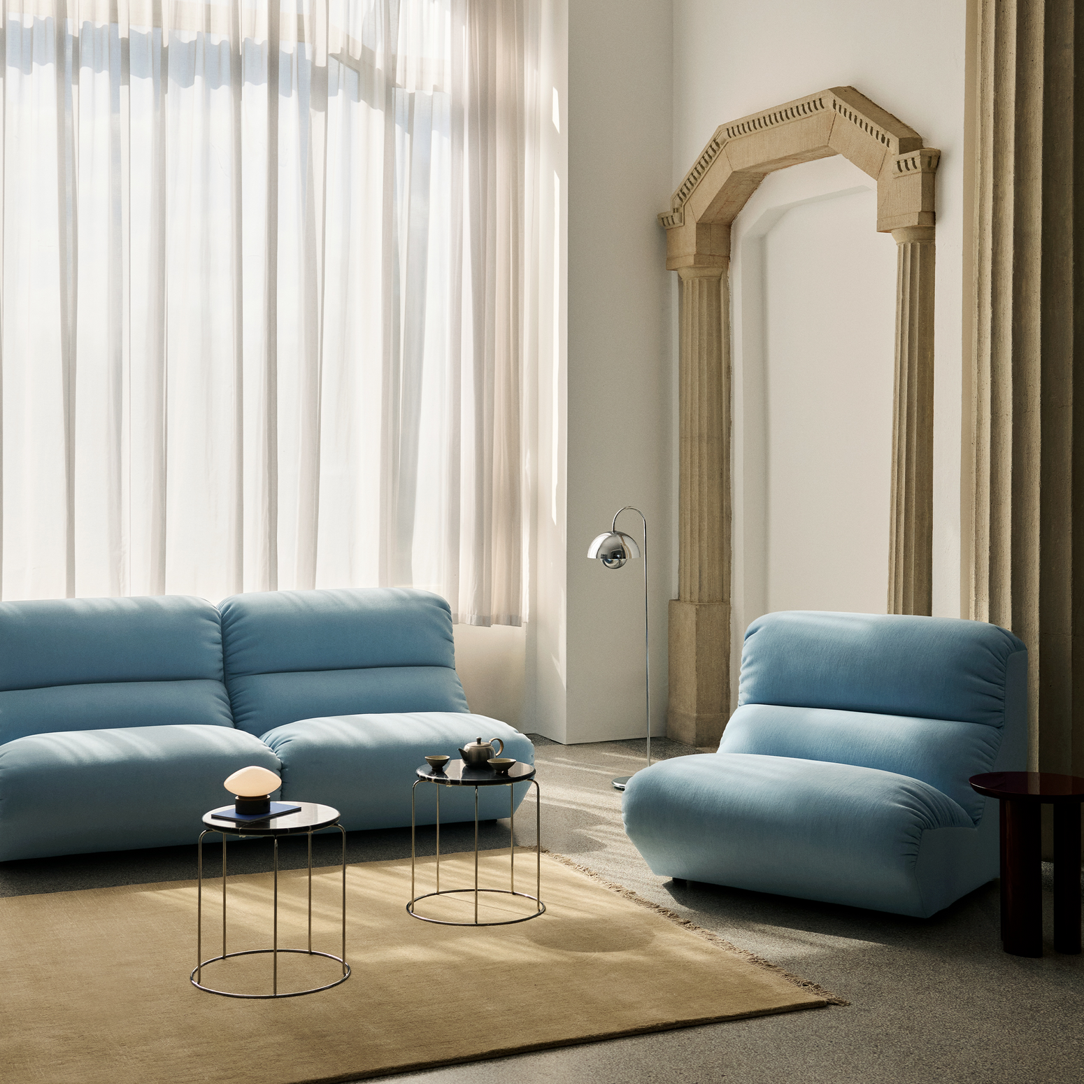 Modulsofa Hi Lo AV54-AV55 i fargen lyseblå (Gentle 0733) fra &tradition.