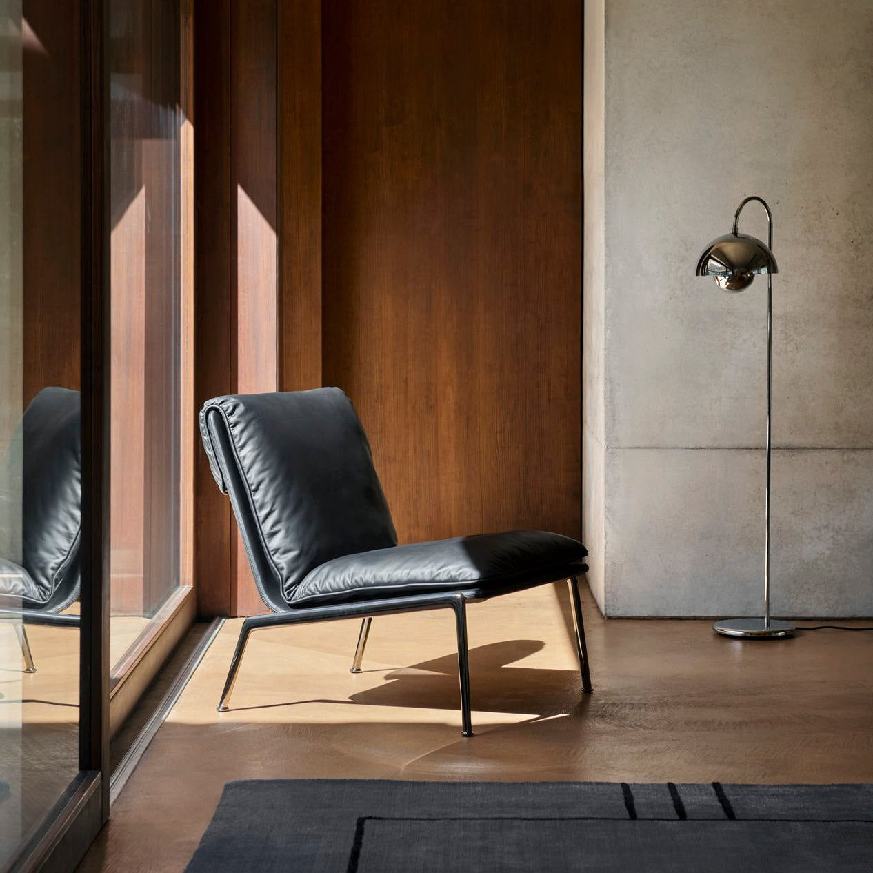 Muno Chair LN18 med svart skinn 