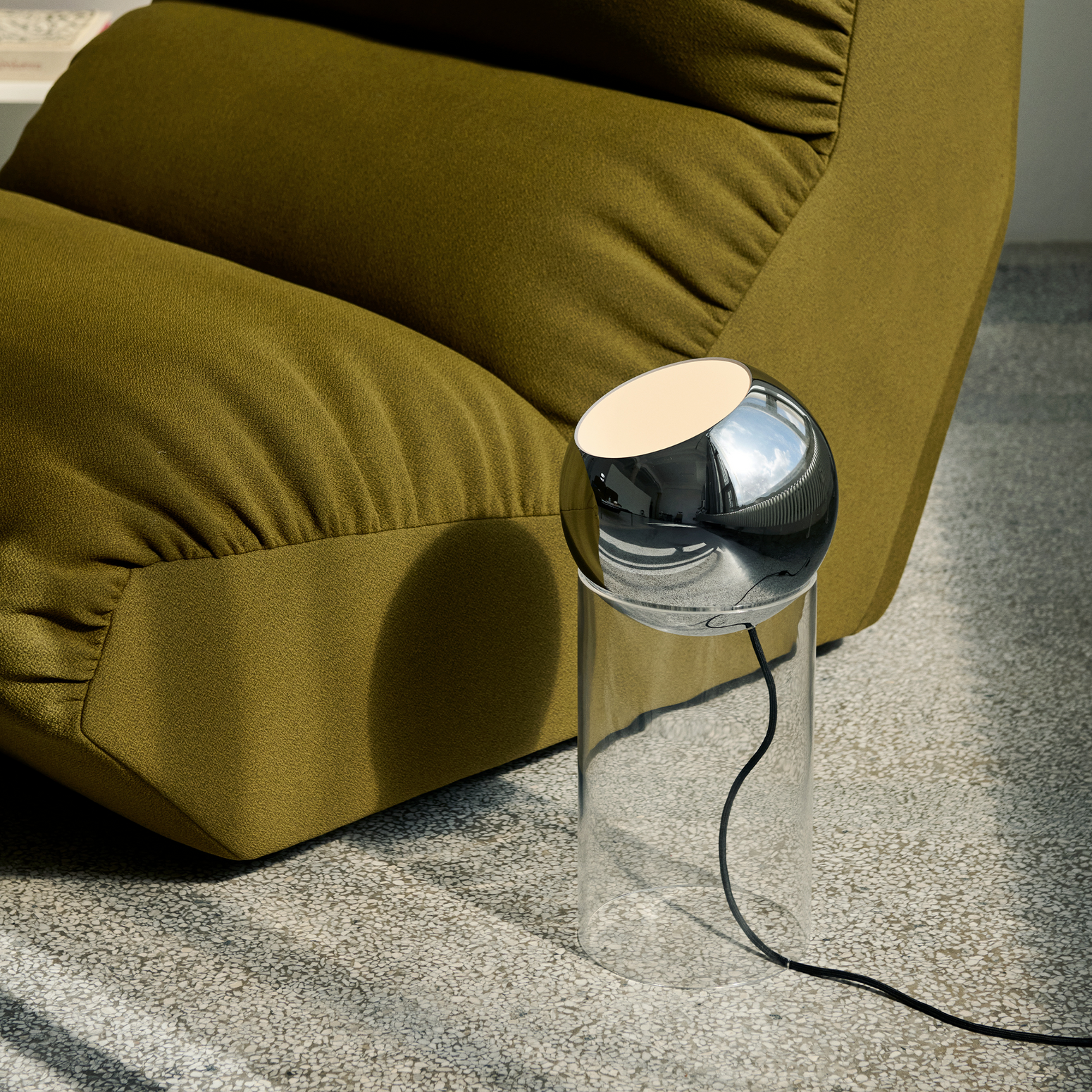Bord- og gulvlampe TP14 fra &tradition i krom