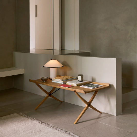 Sofabordet X HM13 fra &tradition ble først designet i 1959 av arkitektduoen Hvidt & Mølgaard, men er nå relansert – til stor glede for oss alle! 