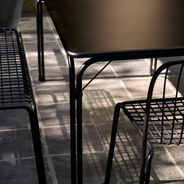 Rektangulært spisebord Thorvald SC113 fra &tradition i fargen Warm Black, B160 x D90 cm