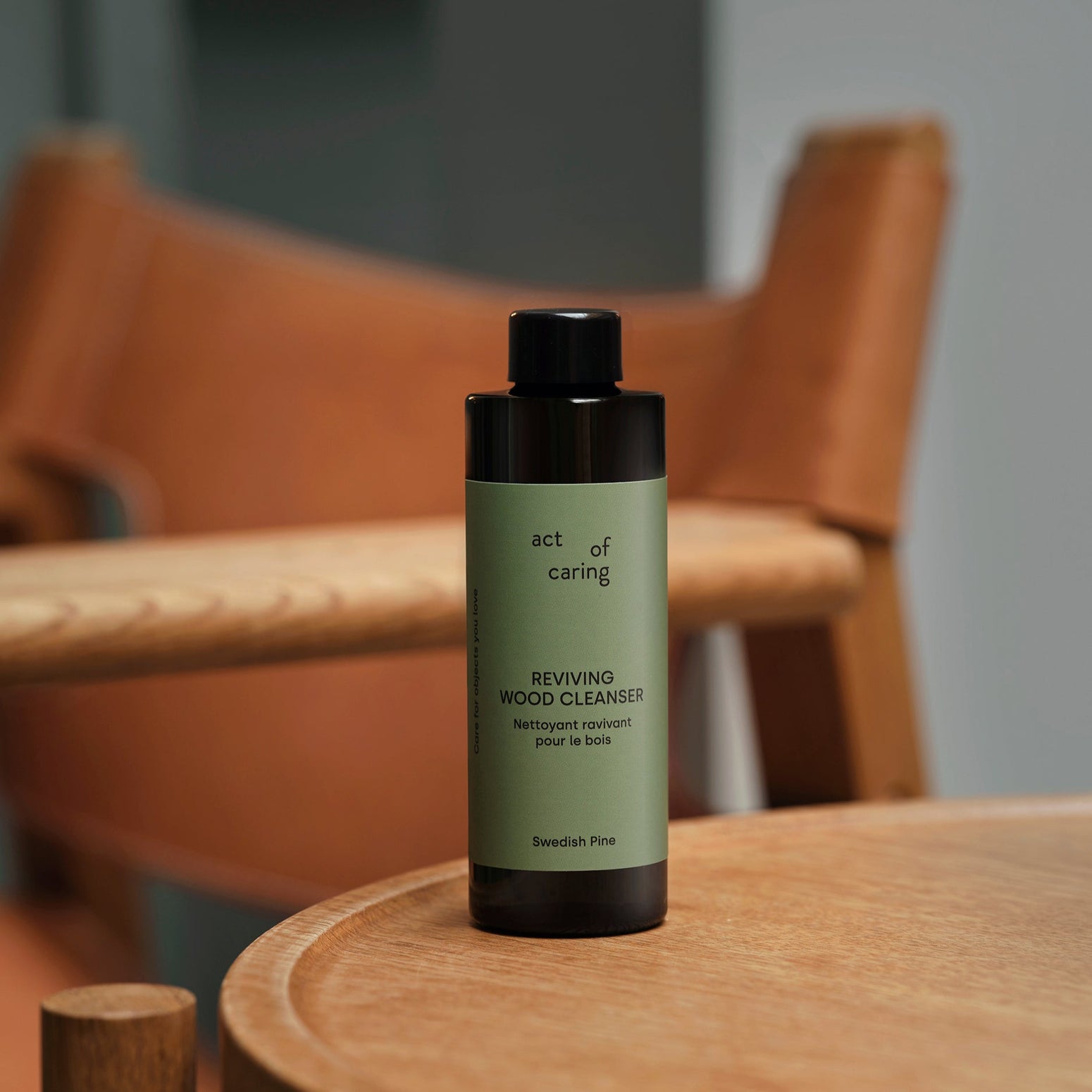 Pleiesett til tremøbler Wood Care Kit fra Act of Caring.