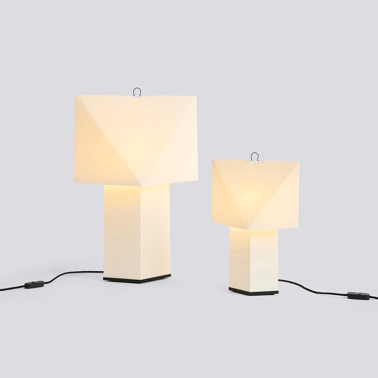Aplat Table Lamp i to størrelser