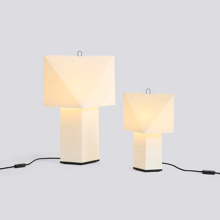 Aplat Table Lamp i to størrelser