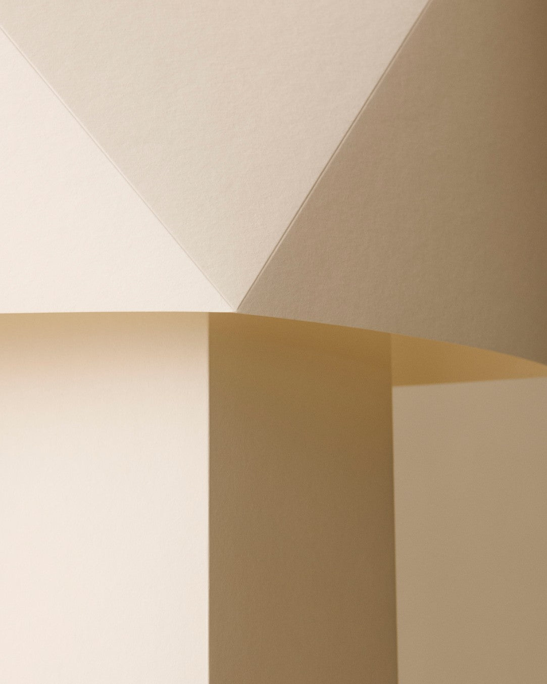 lampen minner om origami