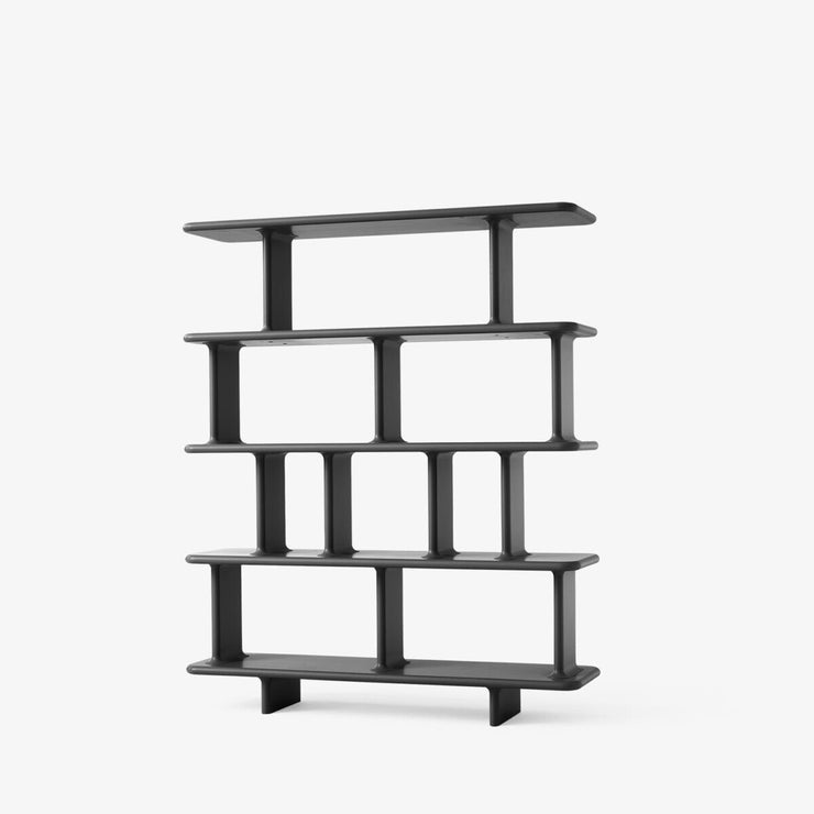 Hylle Archivo JH45 fra &Tradition i gråsvart