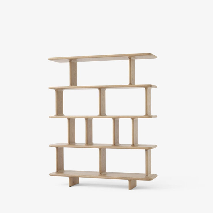 Hylle Archivo JH45 fra &Tradition i eik