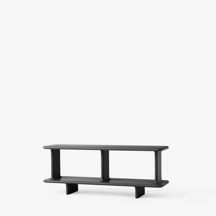 Hylle Archivo JH43 fra &Tradition i gråsvart