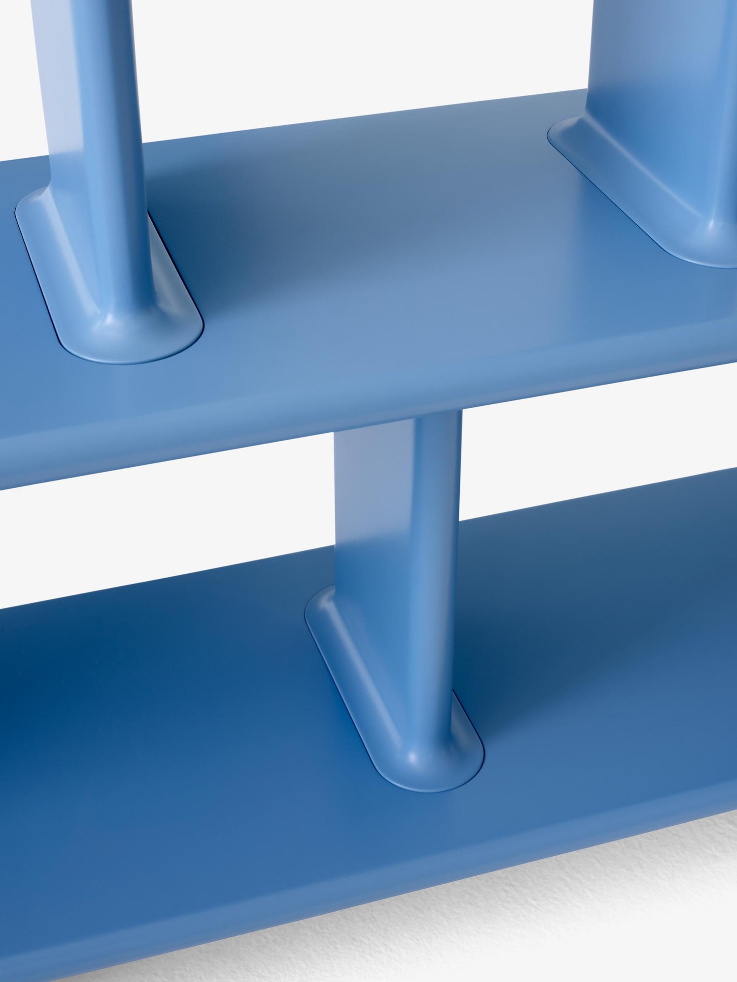 Nærbilde av Archivo i finishen Sky Blue