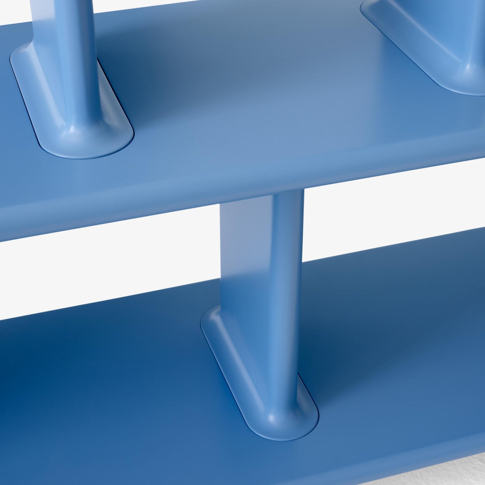 Nærbilde av Archivo i finishen Sky Blue