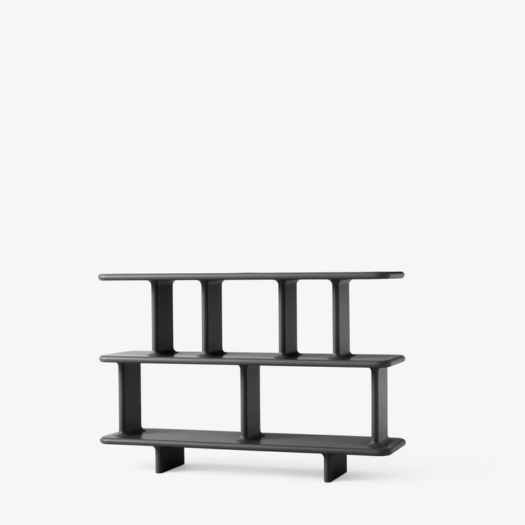 Hylle Archivo JH44 fra &Tradition i gråsvart