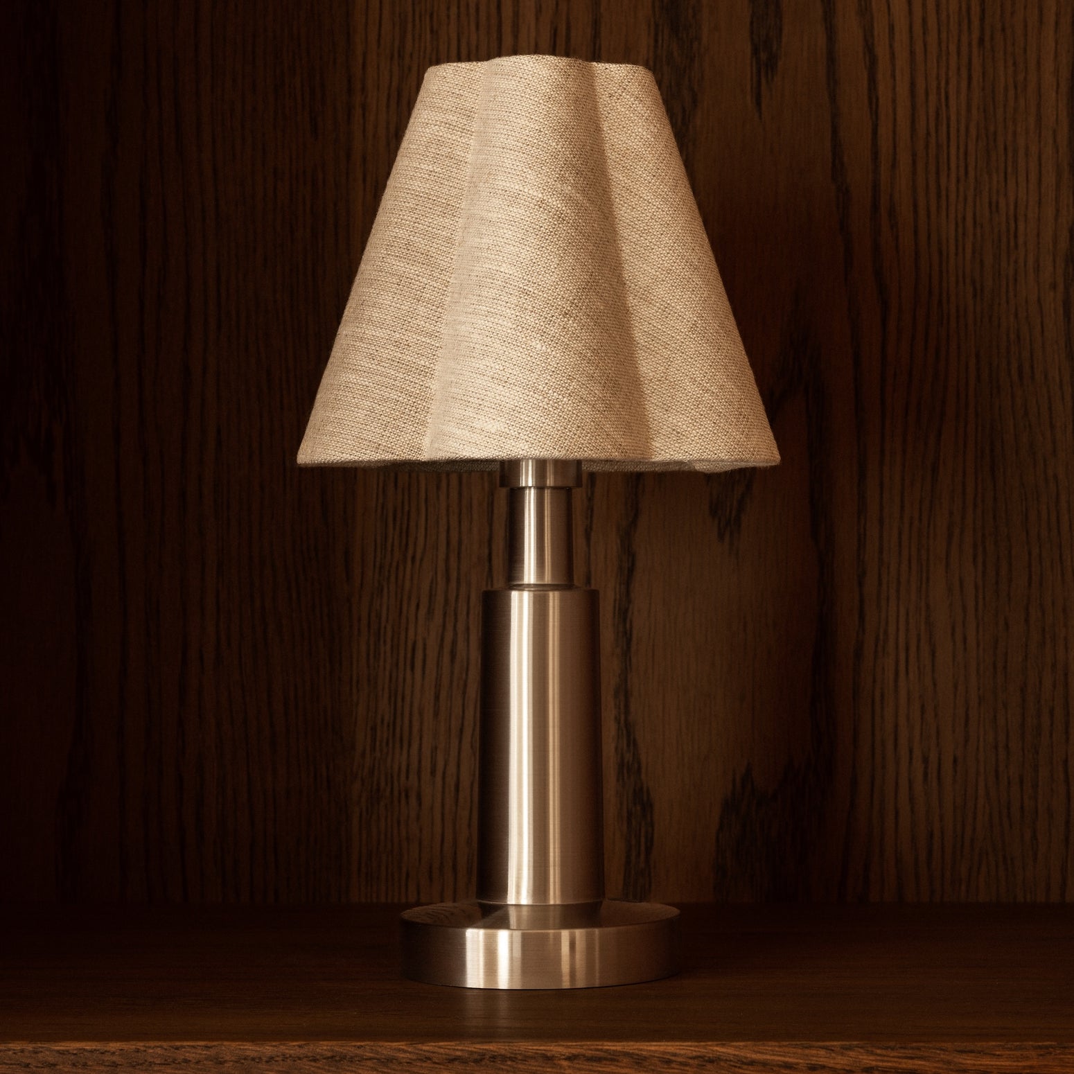 Oppladbar bordlampe Admiral Portable Lamp fra Audo Copenhagen