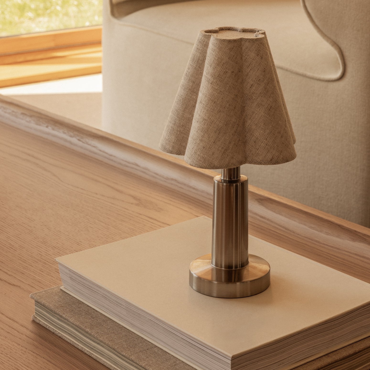 Oppladbar bordlampe Admiral Portable Lamp fra Audo Copenhagen