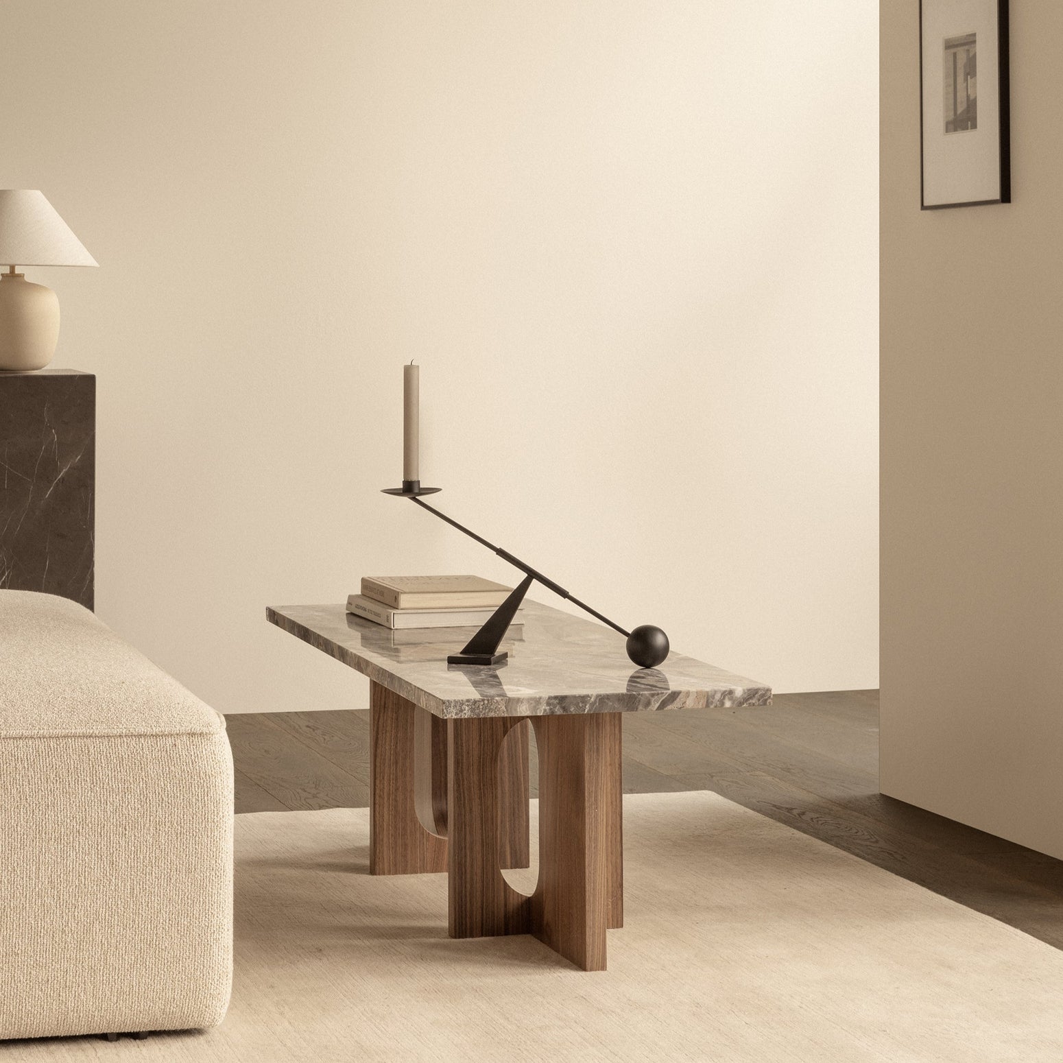 Sofabord Androgyne Lounge Table med platetopp i Grey Galaxy Marble fra Audo Copenhagen.