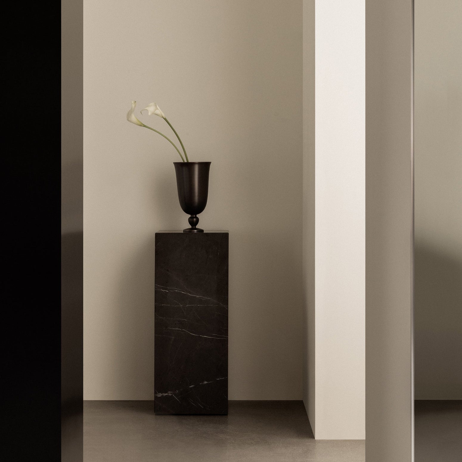 Vase Pavot fra Audo Copenhagen.