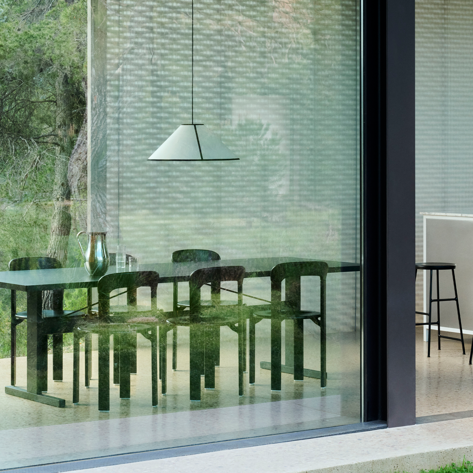 Taklampe Ava Cone Pendant 600 fra HAY.